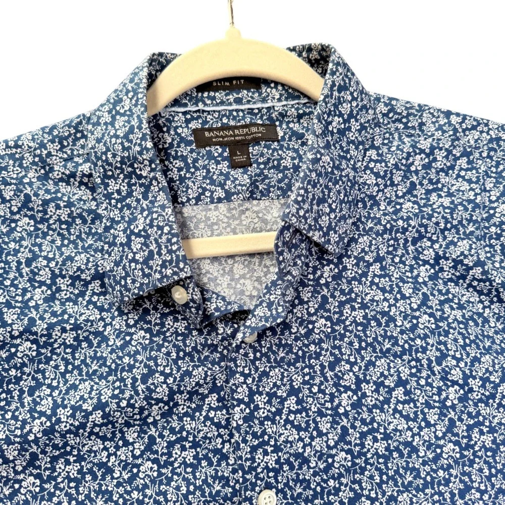 Banana Republic Button Down Mens L Blue Floral Untucked Fit Slim Fit Shirt